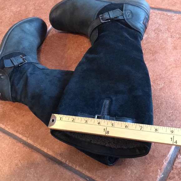 Ugg black waterproof leather boots size 8.5 - Picture 9 of 16